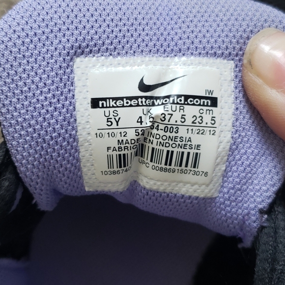 Nike shoes - Picture 4 of 4